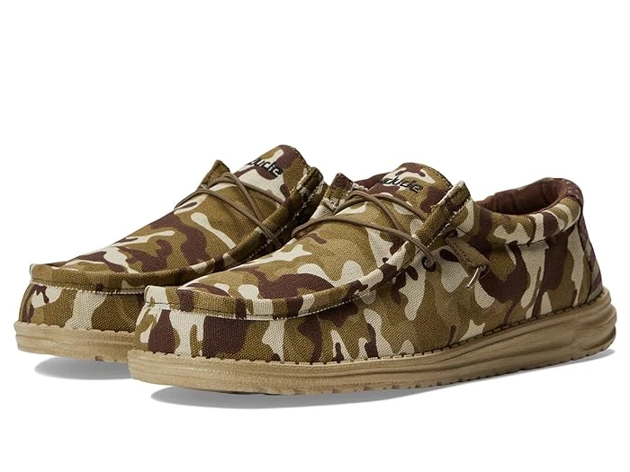 Wally Slip-on Camo Flag Shoes, Size 9