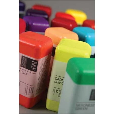 R&F Raw Sienna Encaustic Paint – 40 ml Professional Wax Medium