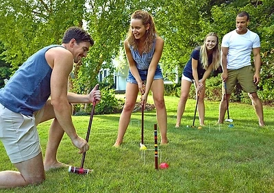 Franklin Sports 50211 Family Croquet Set, Wood Mallets, 9 Wickets